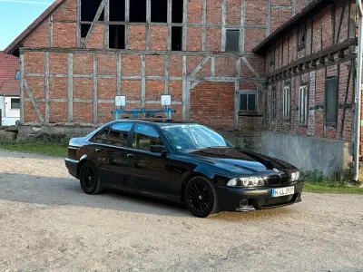 Używany BMW 520 150 KM (110 kW) 1998 Czarny Sedan/Limuzyna