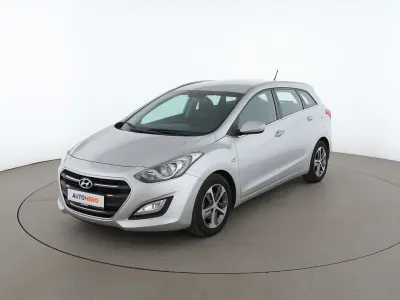 Gebraucht Hyundai i30 Comfort 101 PS (74 kW) 2017 Silber Kombi