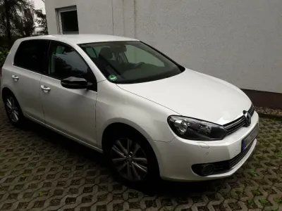 Gebraucht VW Golf VI Trendline 105 PS (77 kW) 2011 Weiß Limousine