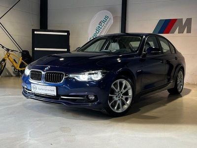 Gebraucht BMW 330 Sport Line 252 PS (185 kW) 2016 Blau Limousine