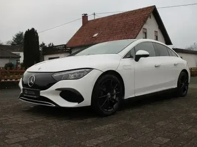 Gebraucht Mercedes EQE300 180 kW (245 PS) 2023 Weiß Limousine