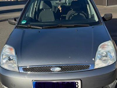 Gebraucht Ford Fiesta Ghia 101 PS (74 kW) 2002 Silber Kleinwagen