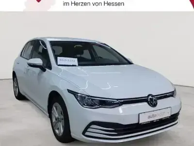 Gebraucht VW Golf VIII Life 131 PS (96 kW) 2022 Pure white Limousine