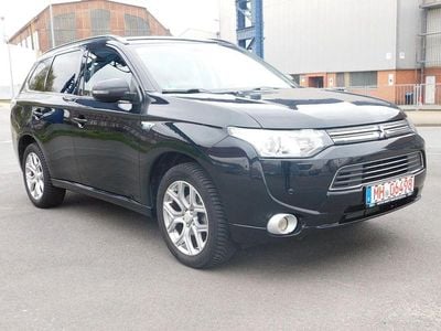 Gebraucht Mitsubishi Outlander P-HEV Basis 121 PS (88 kW) 2014 Schwarz SUV