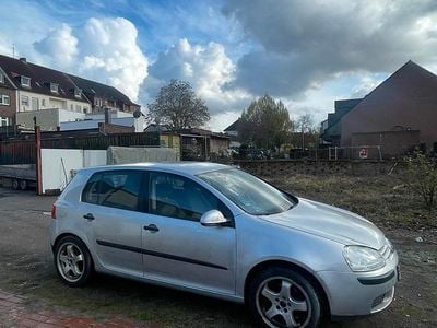Gebraucht VW Golf V 75 PS (55 kW) 2004 Silber Kleinwagen