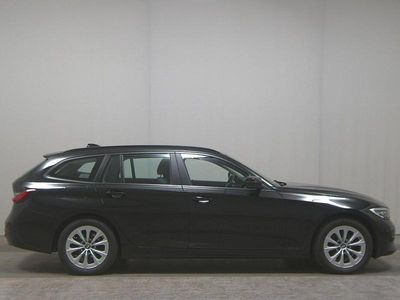 Second-hand BMW 320 Advantage 190 CP (139 kW) 2022 Negru Break