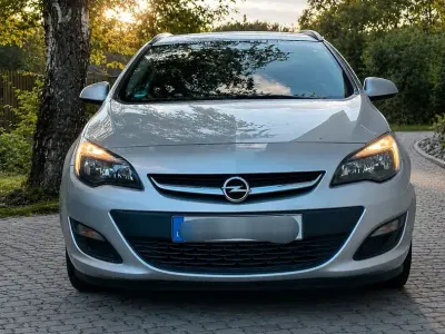Gebraucht Opel Astra Active 131 PS (96 kW) 2013 Silber Kombi
