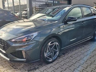 Neu Hyundai i30 N Line 140 PS (102 kW) 2025 Grün Kombi