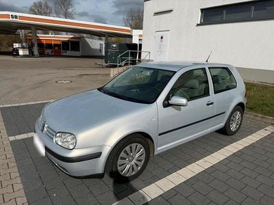 Usata VW Golf IV 101 CV (74 kW) 2000 Argento Berlina