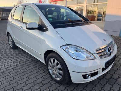 Weiß Gebraucht 2011 Mercedes A180 Avantgarde Kleinwagen | 3.999 € (Superpreis)