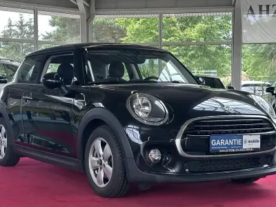 Gebraucht Mini Cooper 136 PS (100 kW) 2018 Midnight black metallic Kleinwagen