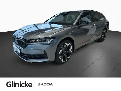 Neu Skoda Superb SportLine 193 PS (141 kW) 2026 Graphitegrau metallic Kombi