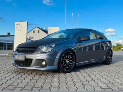 Gebraucht Opel Astra GTC 140 PS (102 kW) 2006 Silber Coupé