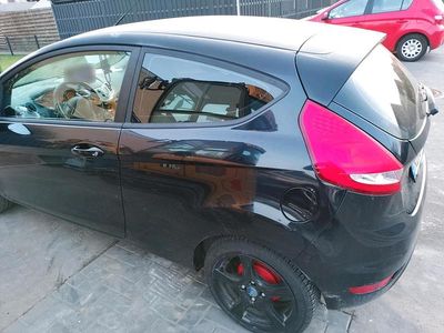 Gebraucht Ford Fiesta 75 PS (55 kW) 2010 Schwarz Kleinwagen