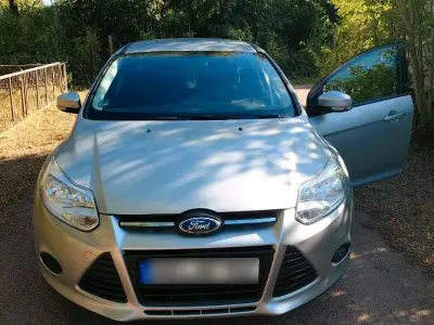 Gebraucht Ford Focus 115 PS (84 kW) 2014 Silber Kombi