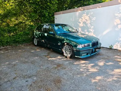 Gebraucht BMW 323 M Sport 170 PS (125 kW) 1997 Grün Limousine