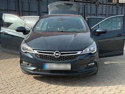 Gebraucht Opel Astra 150 PS (110 kW) 2016 Grün Limousine
