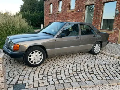 Brugt Mercedes 190 115 HK (84 kW) 1990 Brun Sedan
