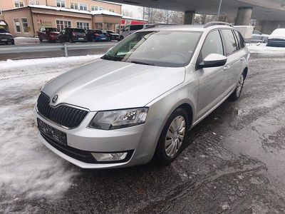 Silber Gebraucht 2017 Skoda Octavia Ambition Kombi | 7.700 € (Fairer Preis)