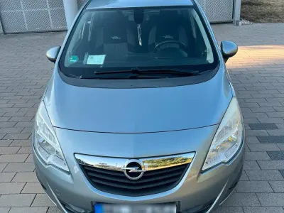 Gebraucht Opel Meriva 101 PS (74 kW) 2012 Silber Van / Kleinbus