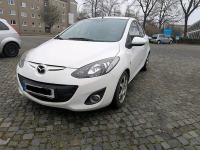 Gebraucht Mazda 2 Edition 84 PS (61 kW) 2013 Weiß Kleinwagen