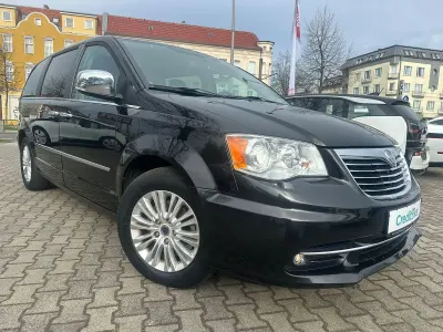 Gebraucht Lancia Voyager Platinum 177 PS (130 kW) 2016 Schwarz Van / Kleinbus