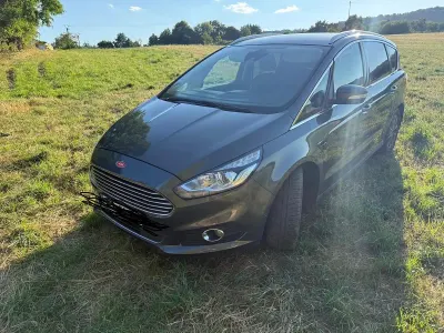 Gebraucht Ford S-MAX Titanium 160 PS (117 kW) 2017 Grau Van / Kleinbus