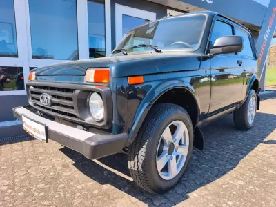 Second-hand Lada niva 83 CP (61 kW) 2024 Albastru SUV