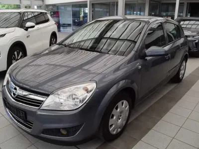 Gebraucht Opel Astra Edition 105 PS (77 kW) 2007 Grau Limousine