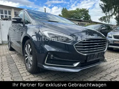 Gebraucht Ford S-MAX Titanium 190 PS (139 kW) 2020 Blau Van / Kleinbus