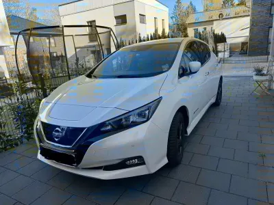 Gebraucht Nissan Leaf Tekna 110 kW (150 PS) 2020 Weiß Kleinwagen