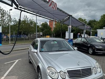Gebraucht Mercedes E270 177 PS (130 kW) 2004 Silber Limousine