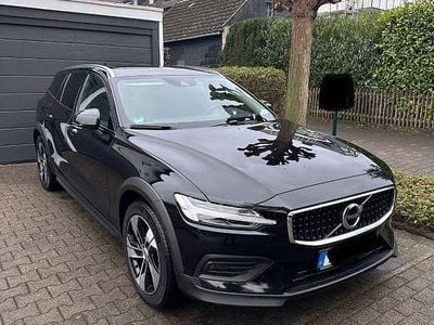 Schwarz Gebraucht 2022 Volvo V60 CC Pro Kombi | 30.500 € (Fairer Preis)