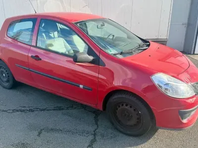 Occasion Renault Clio III Expression 88 PK (64 kW) 2006 Rood Sedan