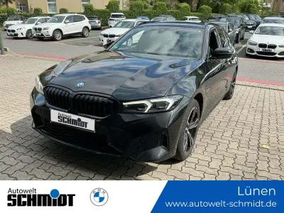 Gebraucht BMW 330e M Sport 292 PS (214 kW) 2023 Saphirschwarz metallic Kombi