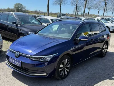 Gebraucht VW Golf VIII Move 150 PS (110 kW) 2023 Atlantic blue Kombi