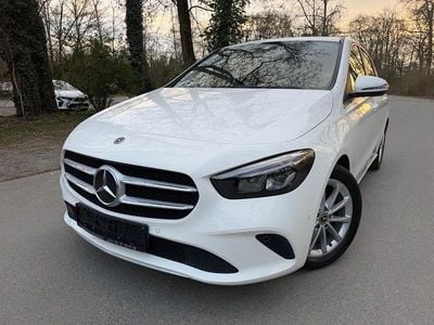 Gebraucht Mercedes B180 136 PS (100 kW) 2020 Weiß Van / Kleinbus