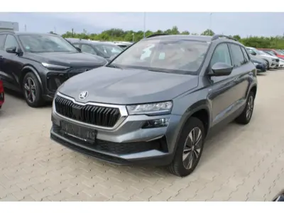 Gebraucht Skoda Karoq Tour 150 PS (110 kW) 2022 Graphitegrau metallic (metallic) SUV