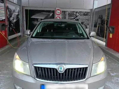 Gebraucht Skoda Octavia Family 122 PS (89 kW) 2012 Beige Kombi