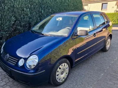 Używany VW Polo Trendline 54 KM (39 kW) 2003 Niebieski Sedan/Limuzyna