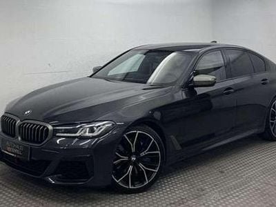 Gebraucht BMW M550 Shadowline 530 PS (389 kW) 2022 Grau Limousine