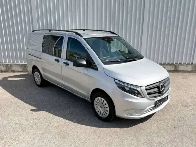 Gebraucht Mercedes Vito 190 PS (139 kW) 2023 Brillantsilber metallic Van