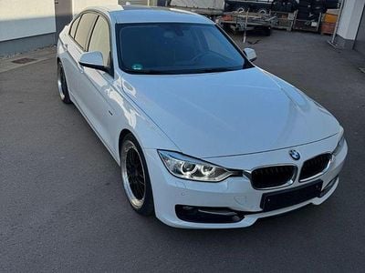 Second-hand BMW 316 Sport Line 136 CP (100 kW) 2015 Alb Berlinǎ