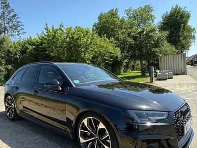 Używany Audi RS4 Sport 450 KM (330 kW) 2018 Czarny Kombi