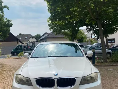 Gebraucht BMW 320 170 PS (125 kW) 2009 Weiß Limousine