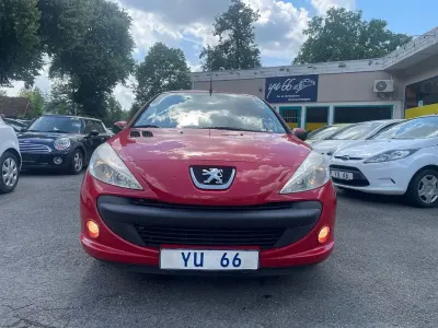 Gebraucht Peugeot 206+ Basis 75 PS (55 kW) 2009 Rot Kleinwagen