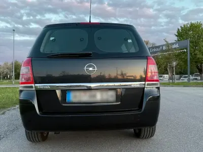 Gebraucht Opel Zafira 2011 Schwarz Van / Kleinbus
