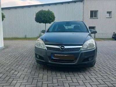 Gebraucht Opel Astra 116 PS (85 kW) 2009 Grau Limousine