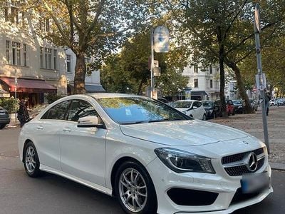 Usata Mercedes CLA180 AMG line 122 CV (89 kW) 2015 Bianco Berlina