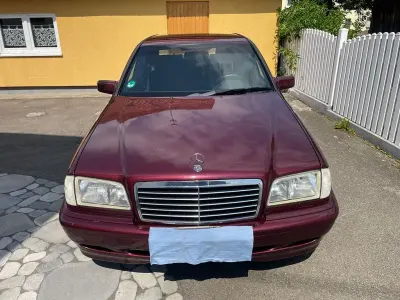 Gebraucht Mercedes C180 122 PS (89 kW) 1998 Rot Limousine